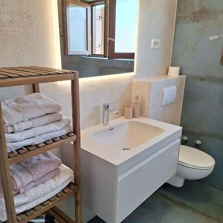 Apartman Fuer 4 Personen Ca 55 Qm In Njivice, Kvarner Bucht Krk Njivice